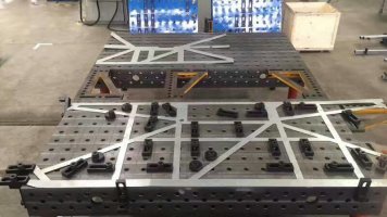 凱創(chuàng)三維柔性焊接平臺(tái)安裝現(xiàn)場